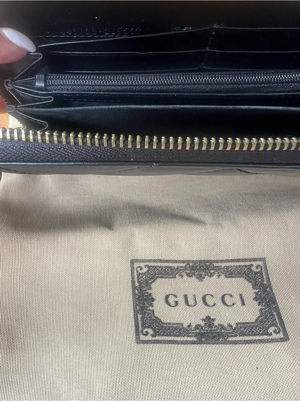 Authentic! Gucci Black Leather GG Marmont Zip Around Wallet. New. - Picture 11 of 13